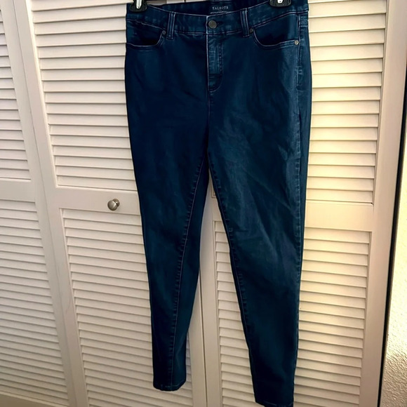 Talbots Dark Denim Size 8 Straight Skinny Leg EUC - Picture 1 of 6